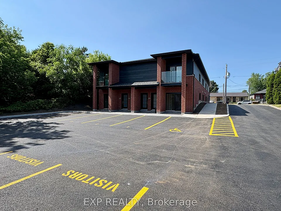 897 Laurier St #104