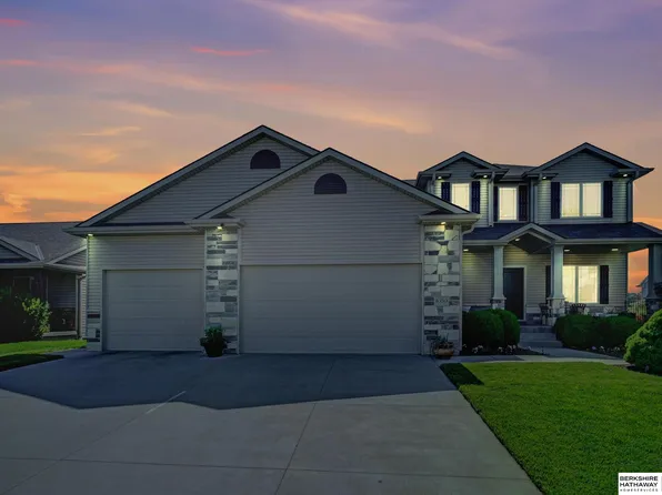8350 Emery Ln, Lincoln, NE 68516