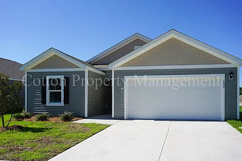 602 Draymore Dr NE Photo 1