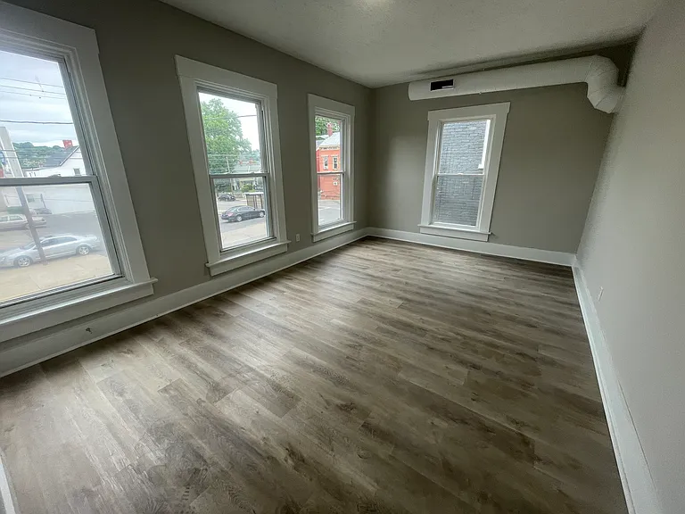 724 6th Ave #2 — Photo 7