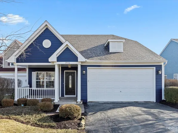 1916 Lakeside Dr, Montgomery, IL 60538