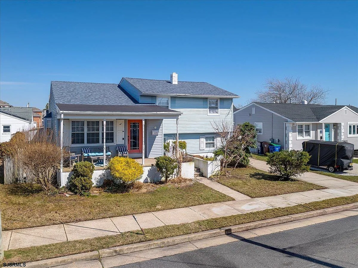 415 N Burghley Ave photo 1
