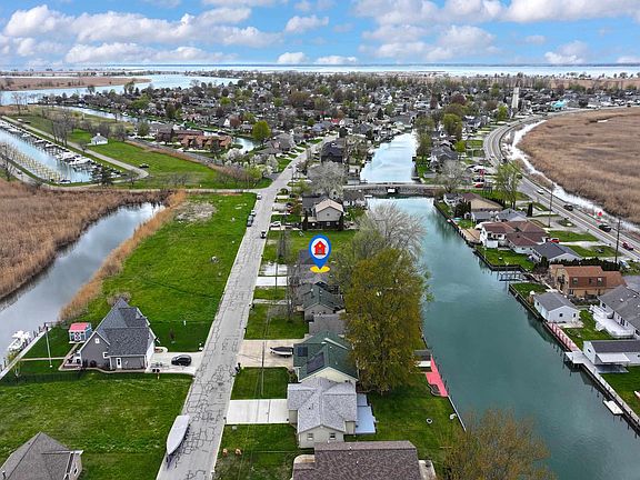 4th image of 6334 Marina Dr