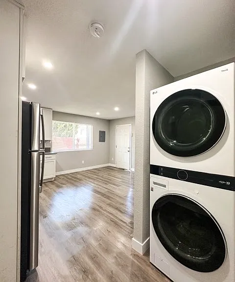 Vista Pacific Apartments — Photo 38