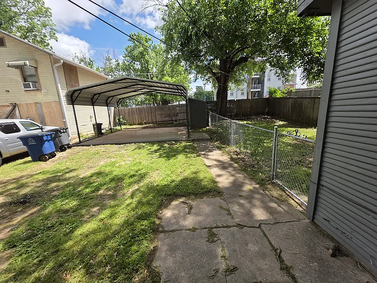 1401 S Elwood Ave — Photo 24