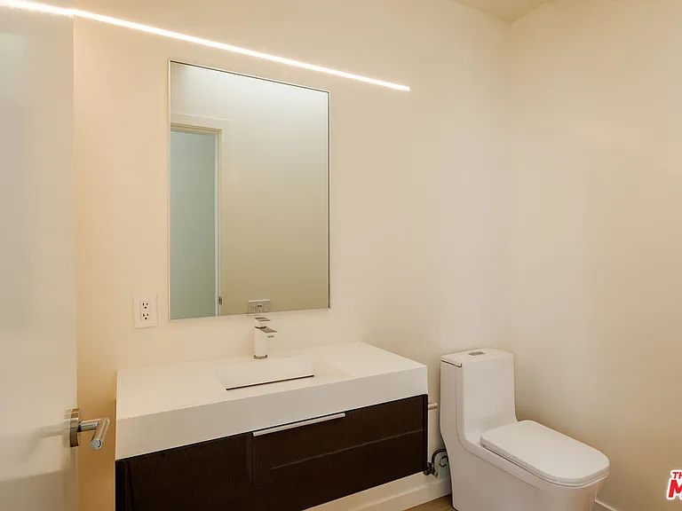 18225 Coastline Dr — Photo 8