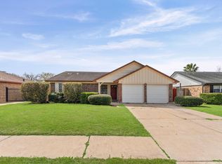 12123 Plumpoint Dr, Houston, TX 77099