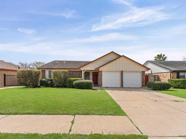 12123 Plumpoint Dr, Houston, TX 77099