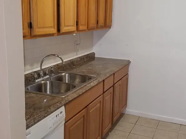 W5 Avon Dr, East Windsor, NJ 08520