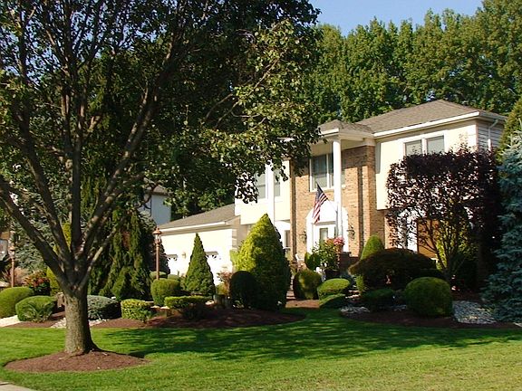 27 South Foxcroft Drive