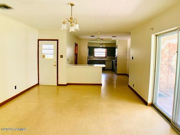 5th image of 1010 Rose Ave