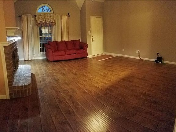 5th image of 524 Woodacre Dr