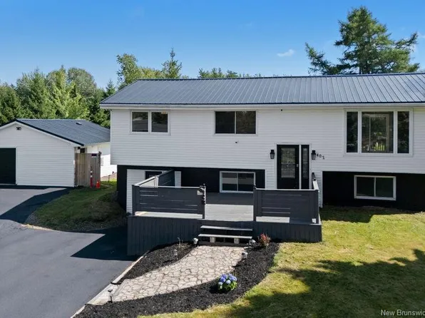402 Marguerite, Dieppe, NB E1A 7H1