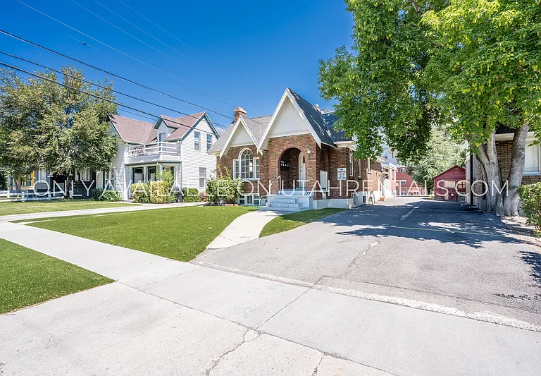442 N 200 E #3 — Photo 3