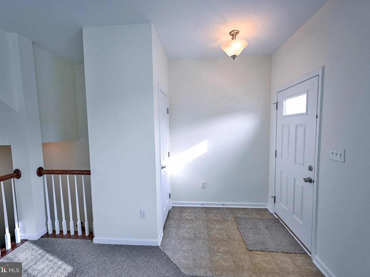 4 bed, 2.5 bath, 2228 sqft, $2,600 — Photo 4