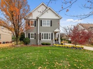 131 Indian Dr, Clarendon Hills, IL 60514