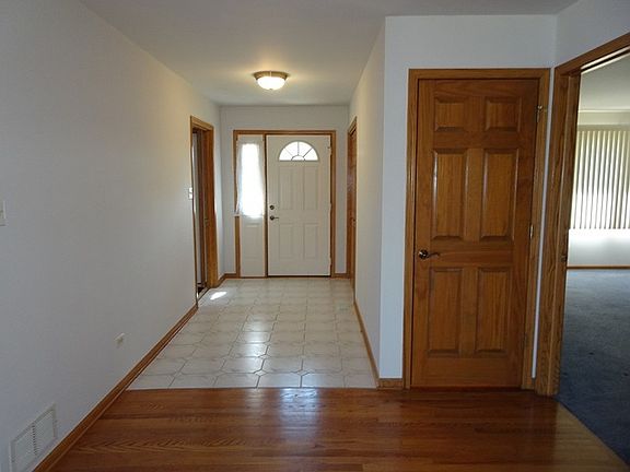 3rd image of 16134 Marigold Pl