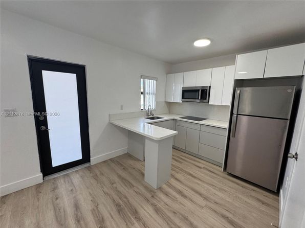 1969 NW 2nd Ct APT 13