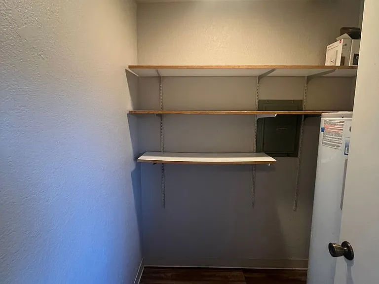 329 S 40th Pl #B — Photo 5