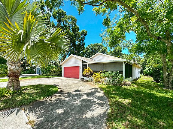 3rd image of 1136 42 Avenue