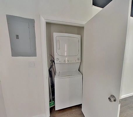5th image of 115 W 23rd St APT 23
