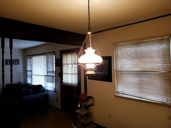 4th image of 1412 W 1st Pl