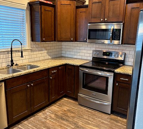 3rd image of 1803 SW Stonegrove Rd #1803