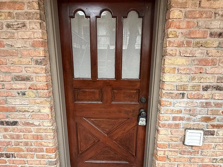 1909 Brun St #4 — Photo 3