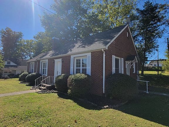 2nd image of 107 Lind St
