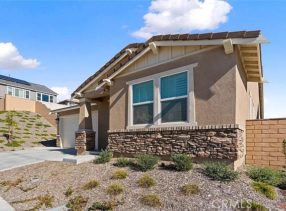 3rd image of 39598 Lupine Dr