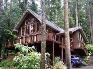 21262 E Briarwood Rd, Rhododendron, OR 97049