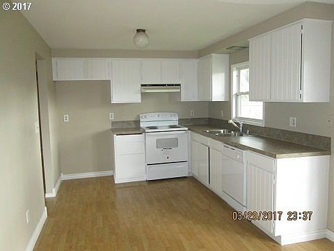 2nd image of 14921 NE 35th Cir