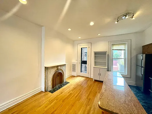 Rented by A P Realty Group NY LTD | media 7