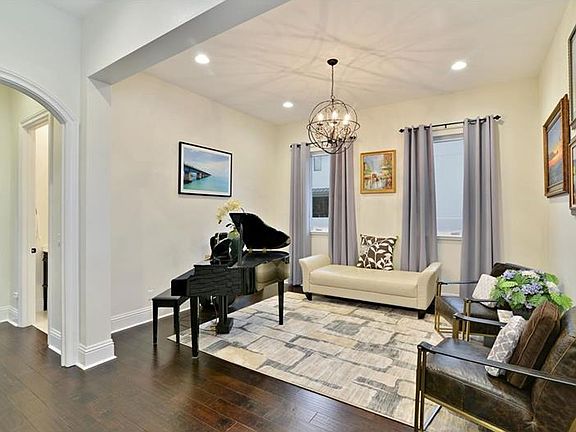 5th image of 150 W Rockwood Way