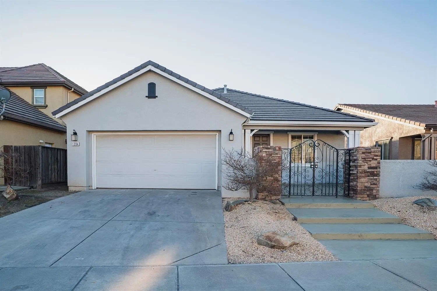 1394 Tori Ln photo 1