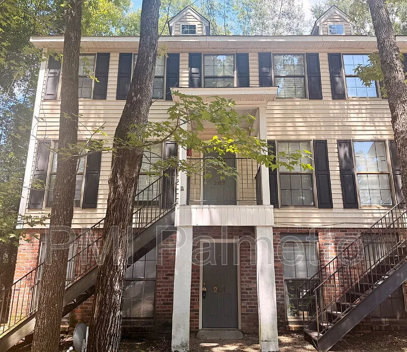 33 Chestnut Ferry Rd #201