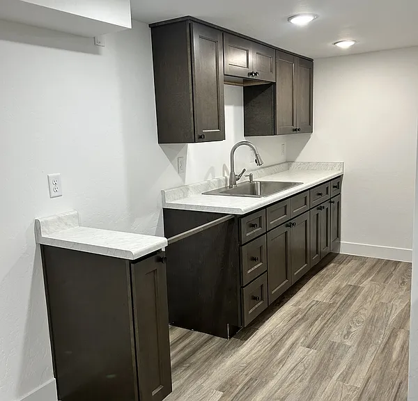 910 Rood Ave #5 — Photo 1