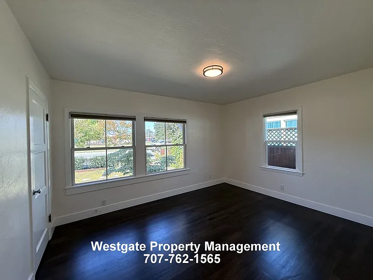 220 Payran St — Photo 28