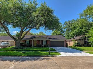 1211 Whispering Pine Dr, Missouri City, TX 77489