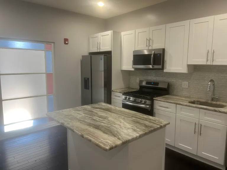 302 Richmond St #27A — Photo 4