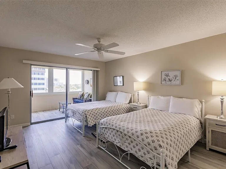 1055 W Peppertree Dr #506AA — Photo 11
