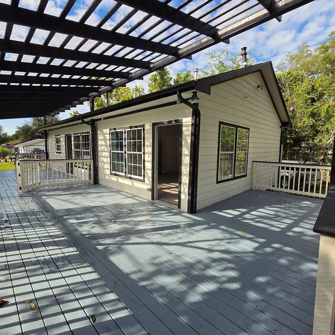 2 bed, 1.0 bath, 1000 sqft, $2,000 — Photo 1