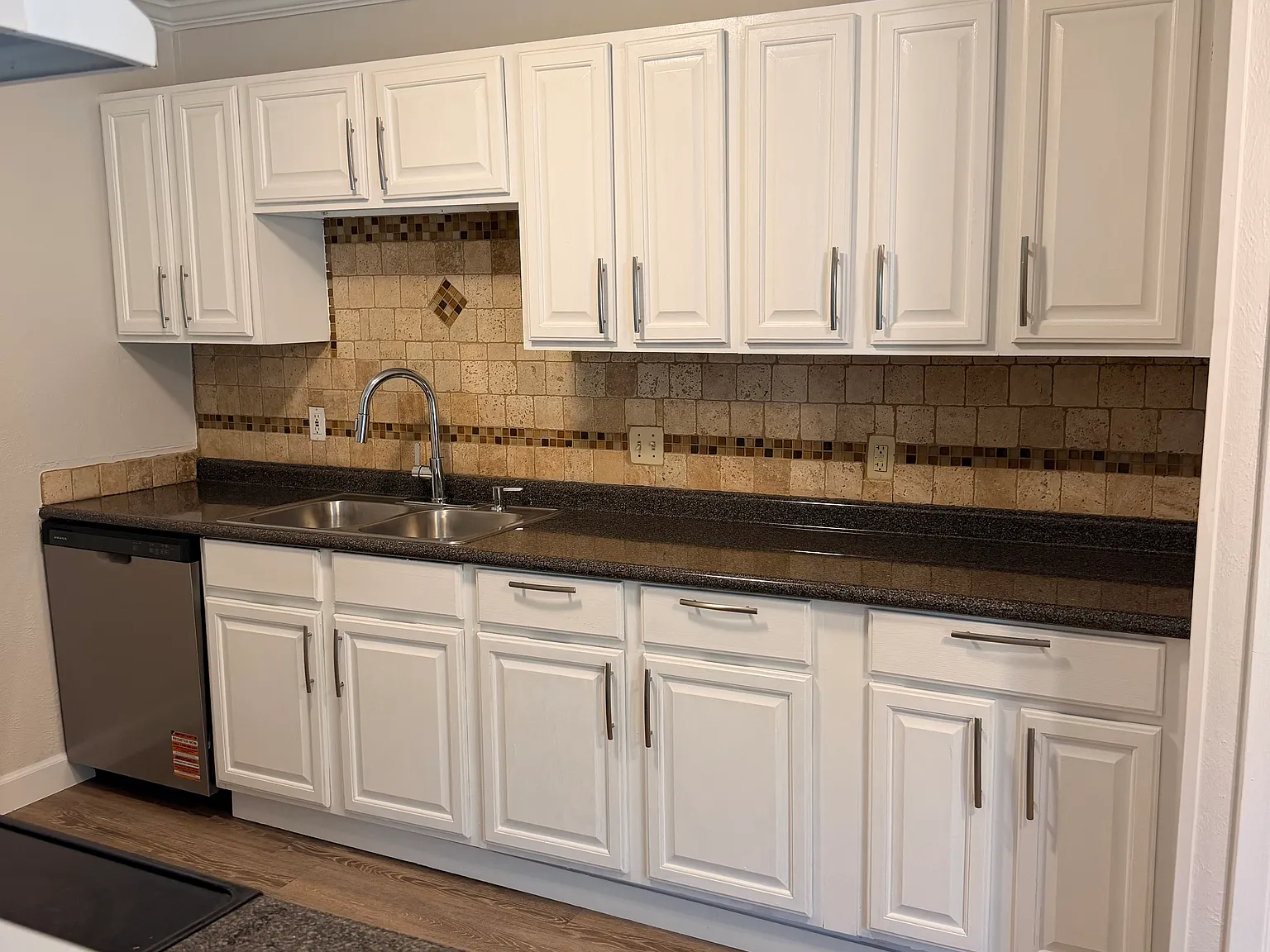 507 S Walnut Creek Dr — Photo 3