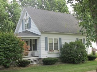 410 E 4th Ave, Clifton, IL 60927