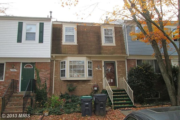 2nd image of 1203 Thomas Jefferson Pl
