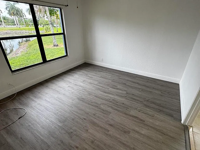 1525 Lake Crystal Dr #C — Photo 10