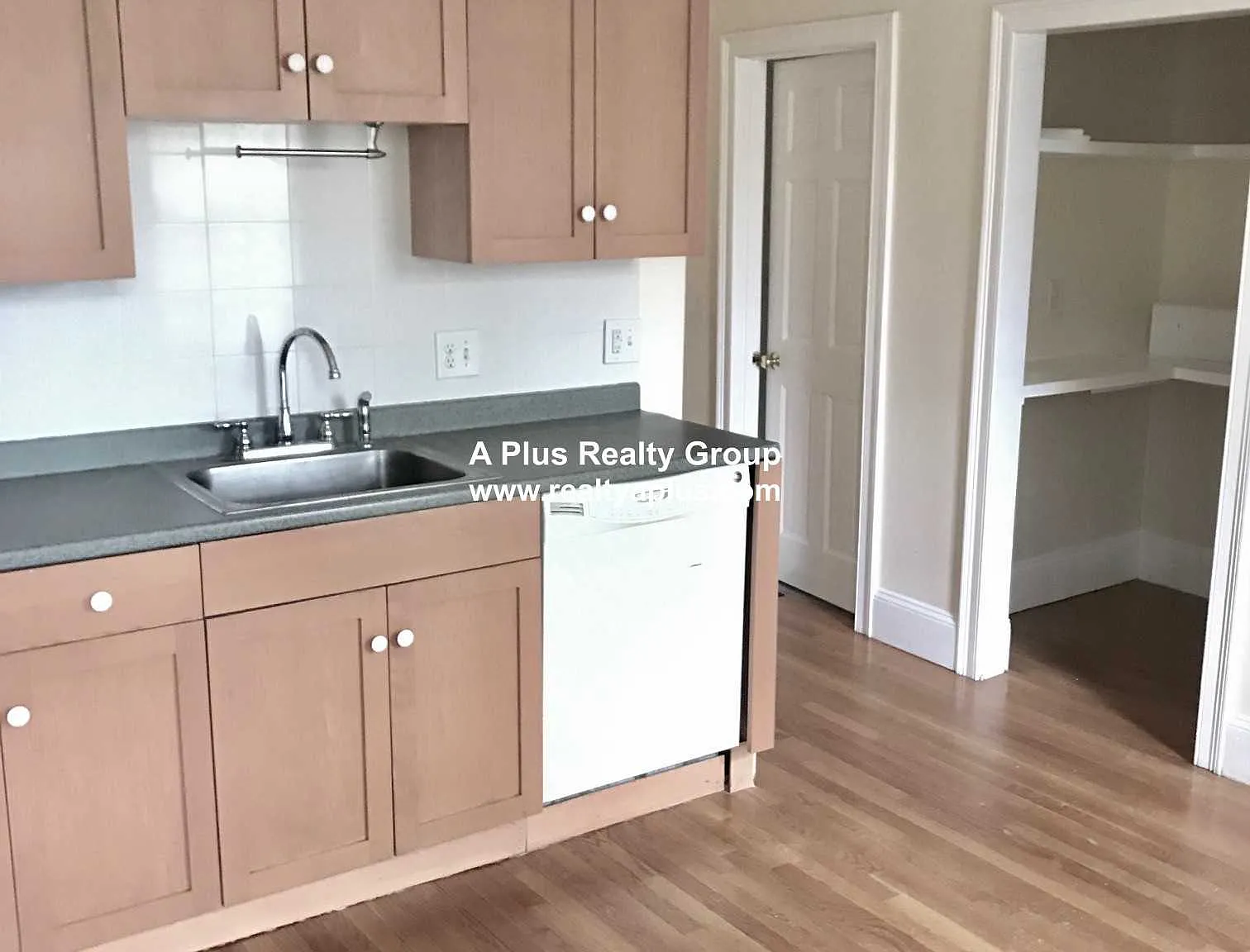 4 bed, $3,200 — Photo 1