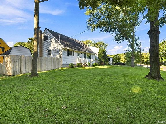 3rd image of 731 Muncey Road
