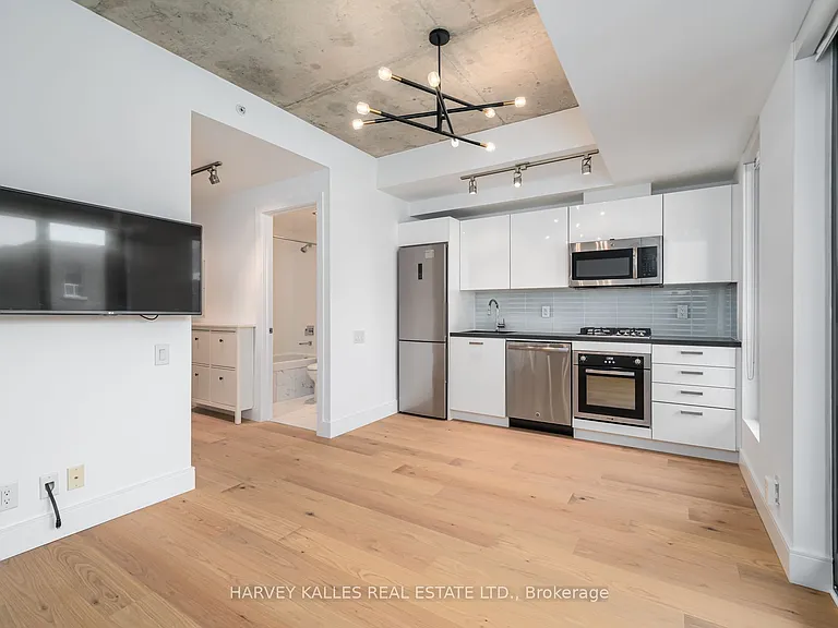 11 Charlotte St #507 — Photo 2