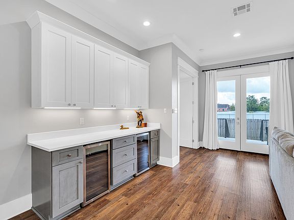3rd image of 1711 Alexander Ave